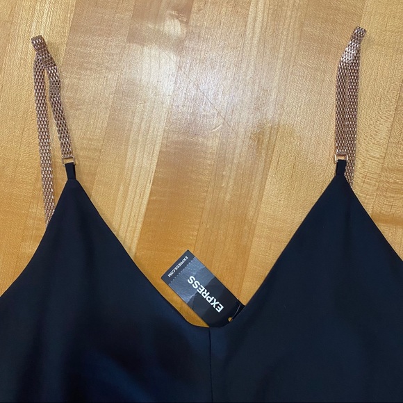 NWT Express Top with Gold Chain Straps - Picture 7 of 9